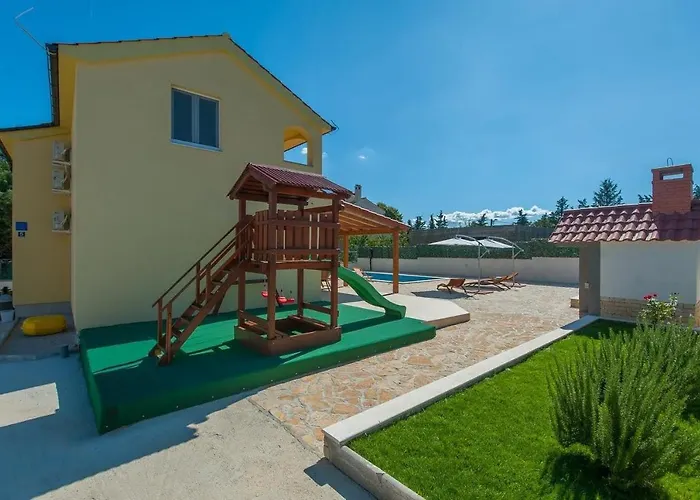 Valentina Nin Apartman *