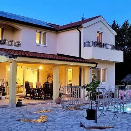 Valentina Nin * Ninski Stanovi